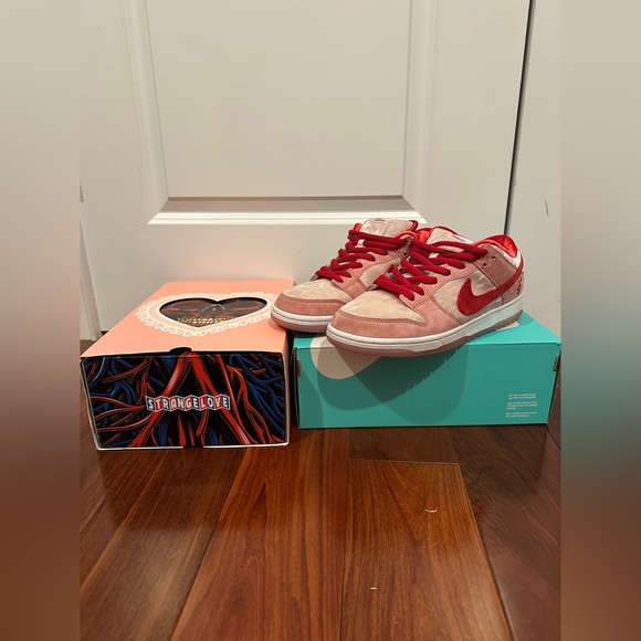 Nike Dunk Strange Love Size 11